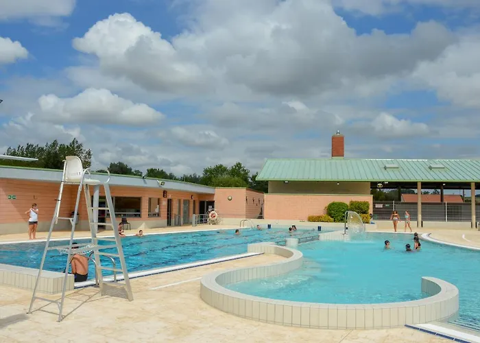 Spacious Quentoinise Town House