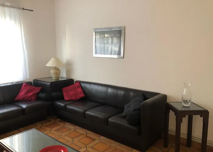 Spacious Quentoinise Town House