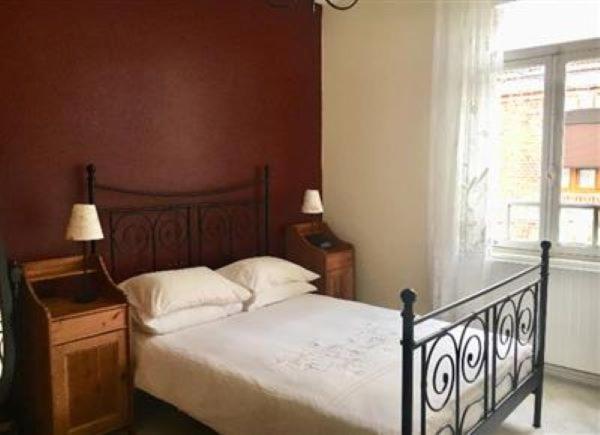 Spacious Quentoinise Town House Vakantiehuis Saint-Quentin (Aisne)