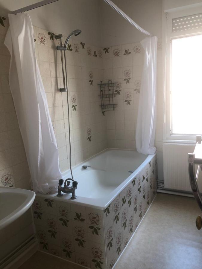 Spacious Quentoinise Town House