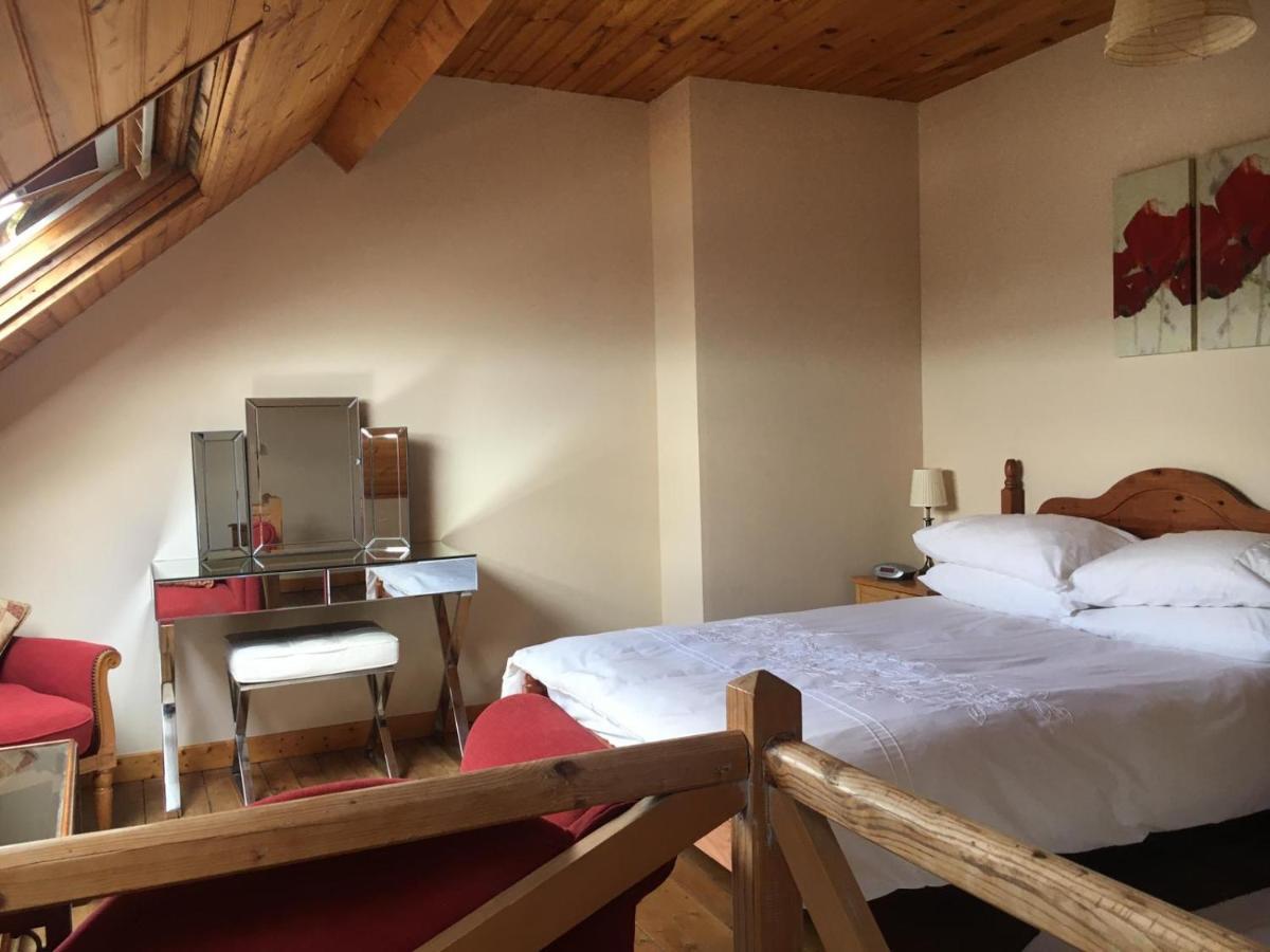 Spacious Quentoinise Town House *